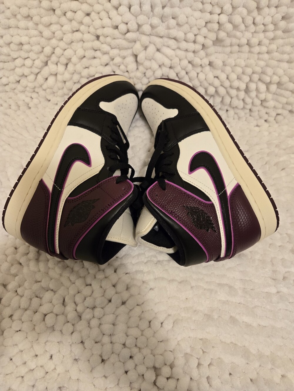 Wmns Air Jordan 1 Mid SE 'Bordeaux Size 9 - Picture 6 of 12